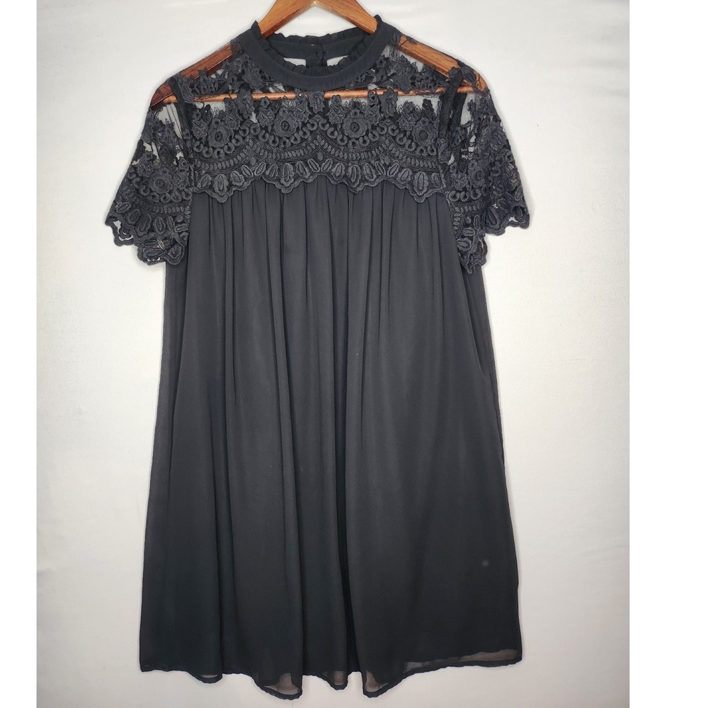 Vici Women's Black Short Lace Details Size Med Back Button closure lined